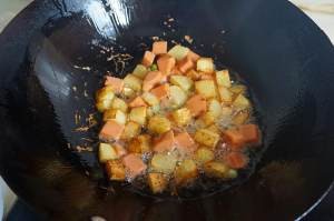 家常的土豆焖面