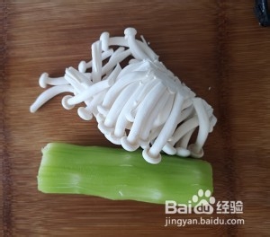 健康养生佳品凉拌莴笋白玉菇的做法