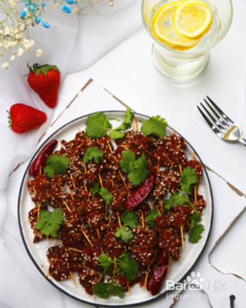 飘香的香辣牙签牛肉