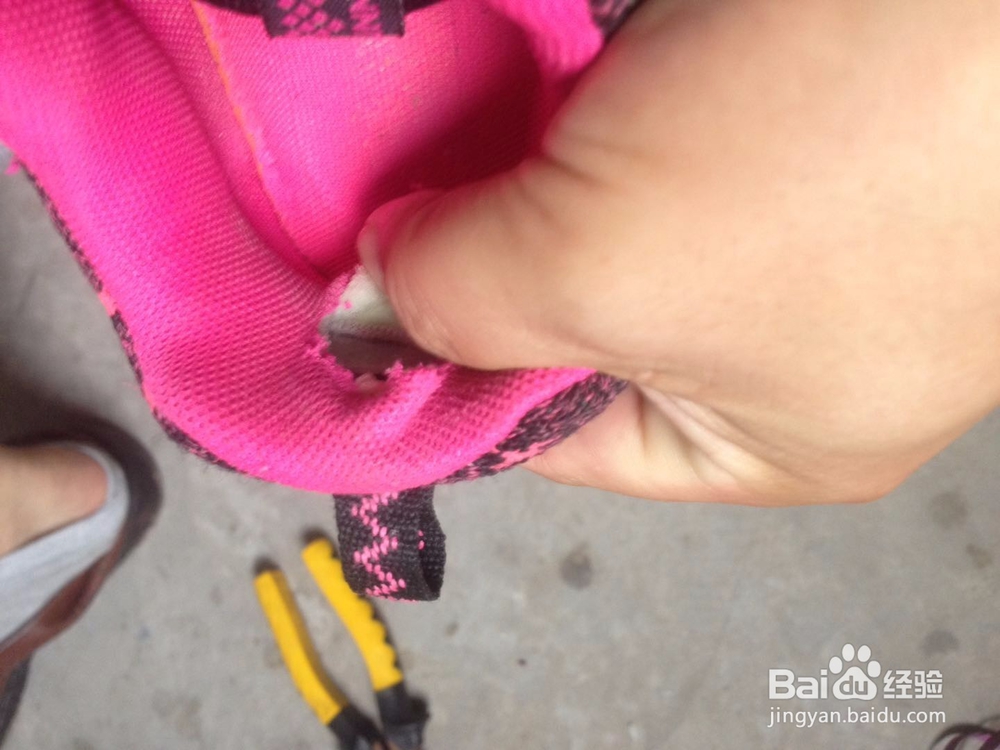 鞋磨脚后跟怎么办