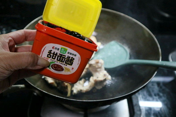 杏鲍菇酱焖排骨