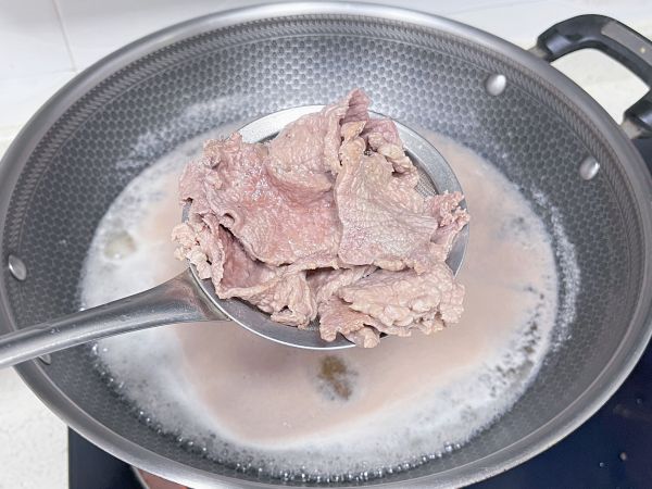 捞汁香菜拌牛肉