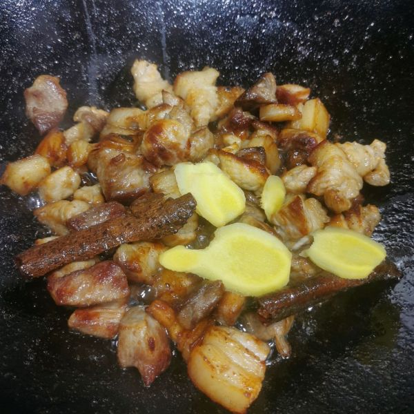 家常干豆角烧肉