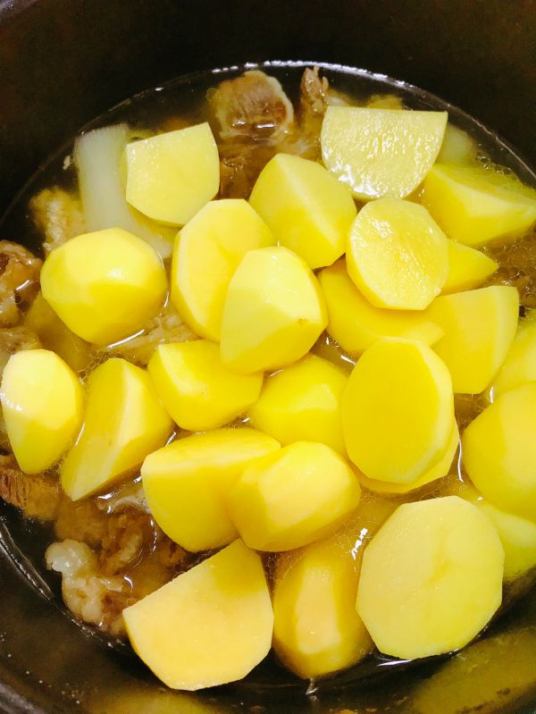 牛肚牛腩焖土豆