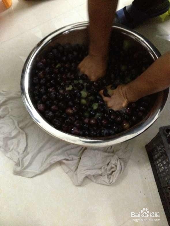 口味醇正的红酒(葡萄酒)是怎么样来制作的呢?