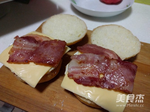 培根芝士堡的做法
