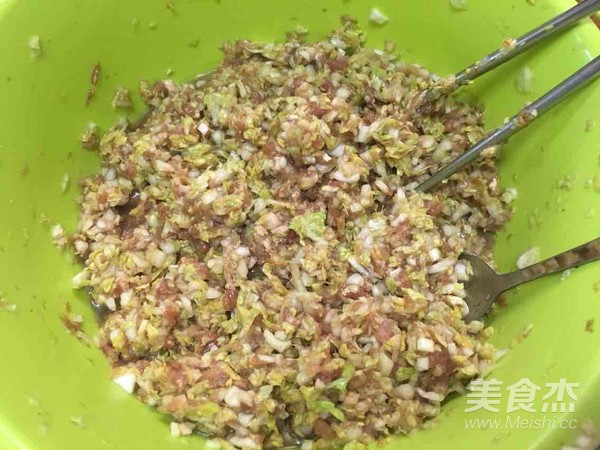 自制白菜猪肉发面包子