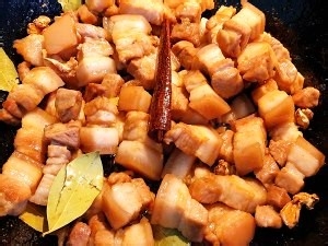 不加水的红烧肉怎么做？