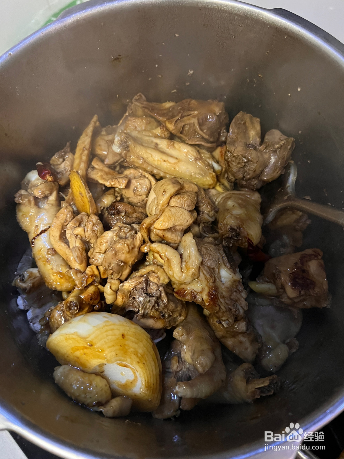 小鸡炖蘑菇香晕了的做法