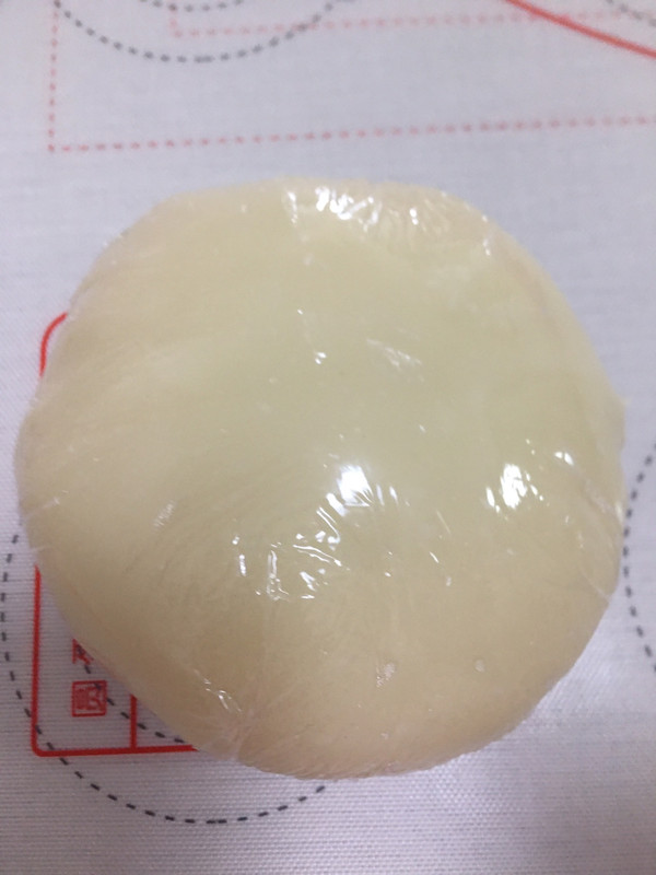 火龙果麻薯坚果软欧包