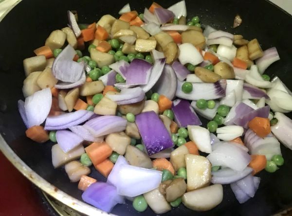 咖喱鸡肉杏鲍菇饭
