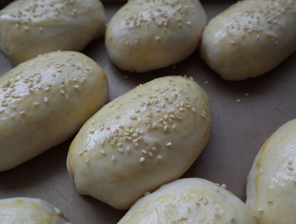 牛奶拉丝小餐包