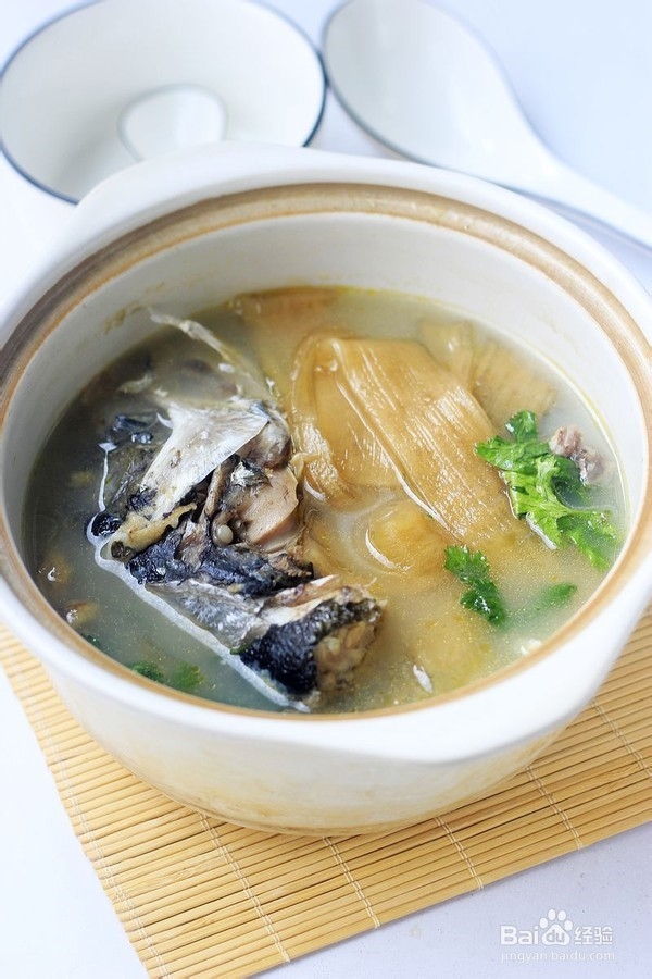 鱼头苕粉煲的制作方法