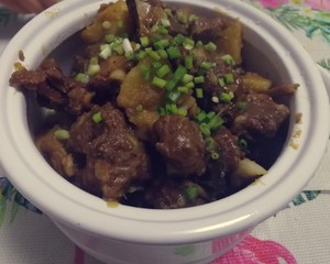 红烧土豆排骨的做法？教你怎么做红烧土豆排骨
