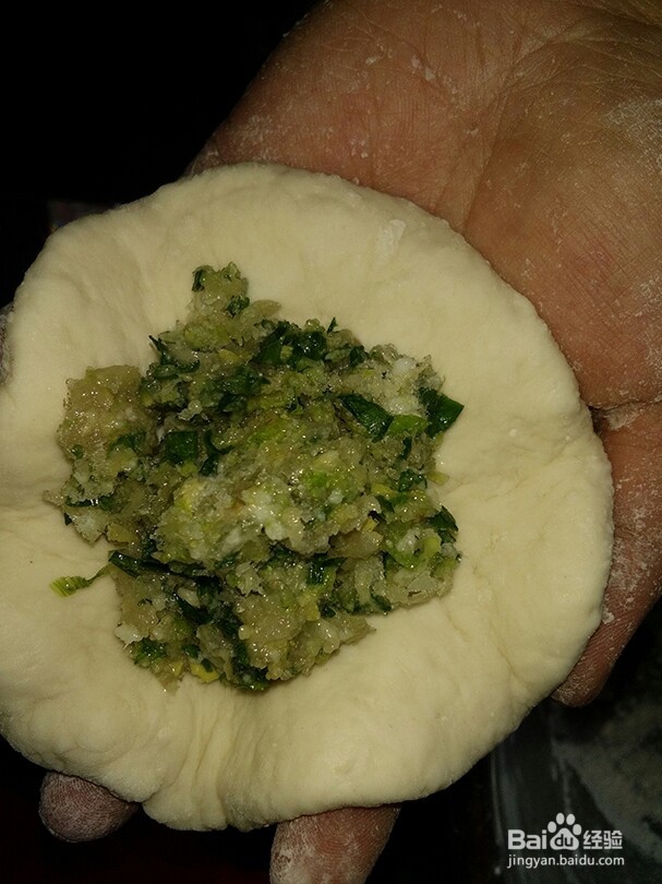 散白菜葱花猪肉包