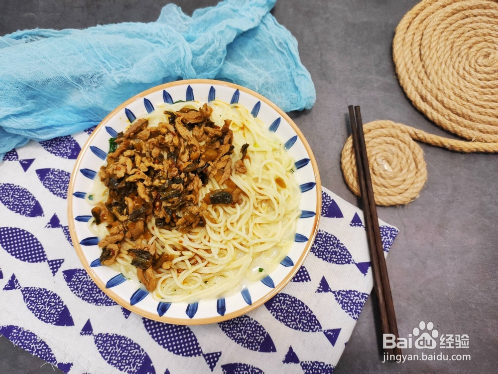 酸菜肉丝面-这酸爽不敢相信