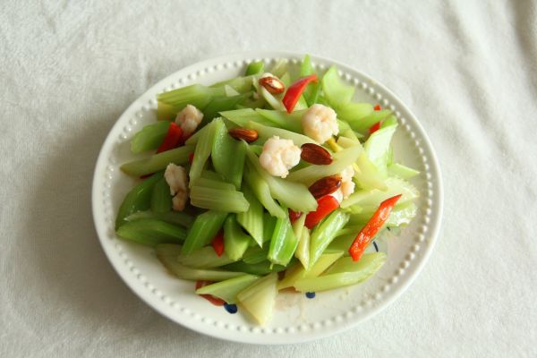虾仁杏仁炒西芹