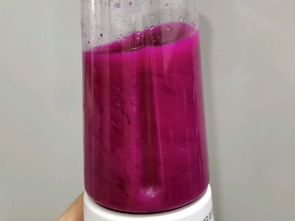 爱心白巧克力夹心慕斯蛋糕