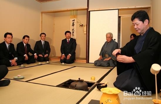 日本礼仪之鞠躬和坐姿标准