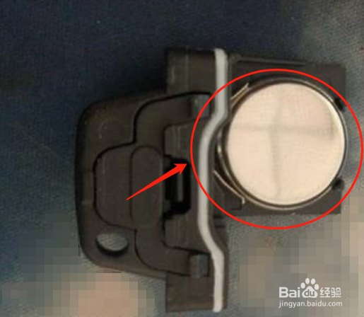 奥迪A8没电了怎么开车门