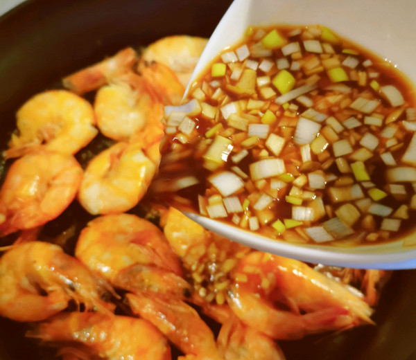 吮指藤椒油焖虾