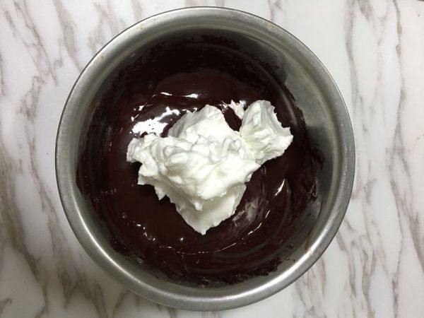 红丝绒双层芝士蛋糕