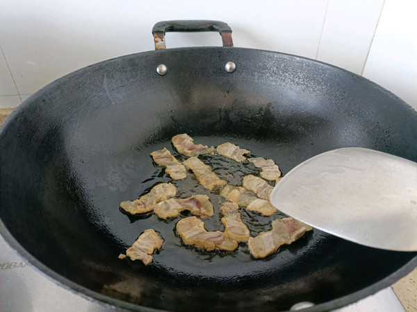 腊肉芹菜炒豆皮丝