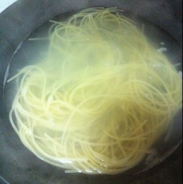 肉酱菜蔬意大利面