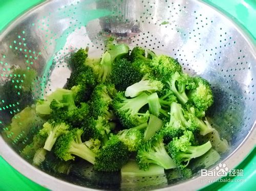 【家庭快手小炒】清淡爽口---清炒西兰花