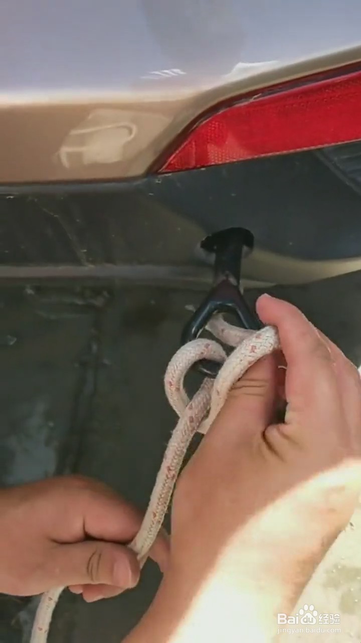 如何系拖车压扣