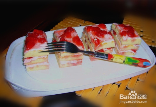 简易蛋糕的做法——草莓方蛋糕
