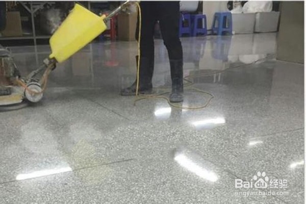 家庭地板如何进行翻新?