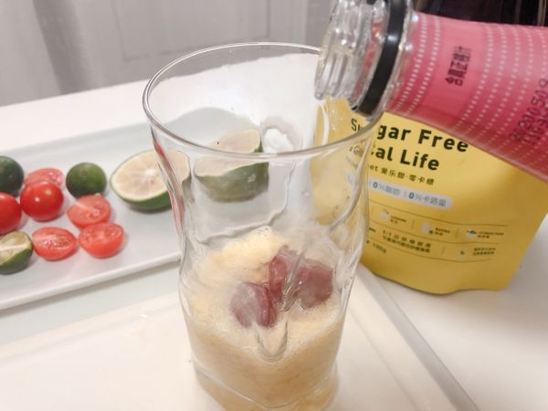黄桃葡萄缤纷气泡水
