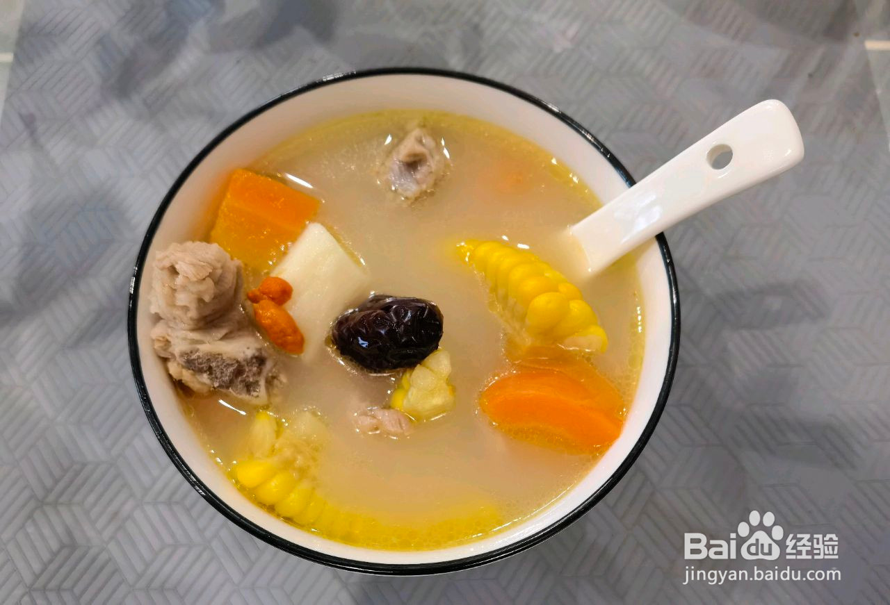 滋补排骨汤月子餐的做法
