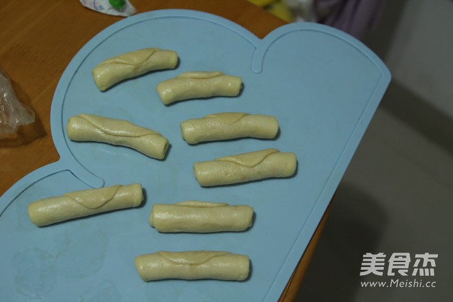蛋黄酥的家常做法