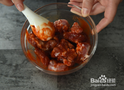 如何自制美味的芝麻排骨