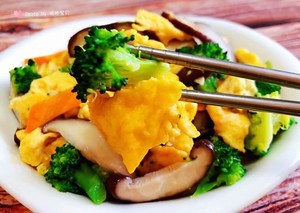 西兰花香菇炒蛋