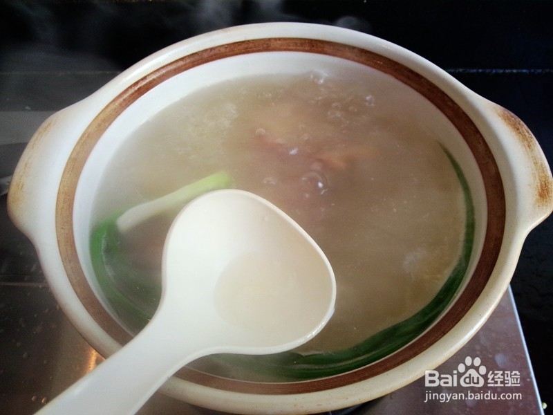 懒人厨房——腊鸭腿煲萝卜