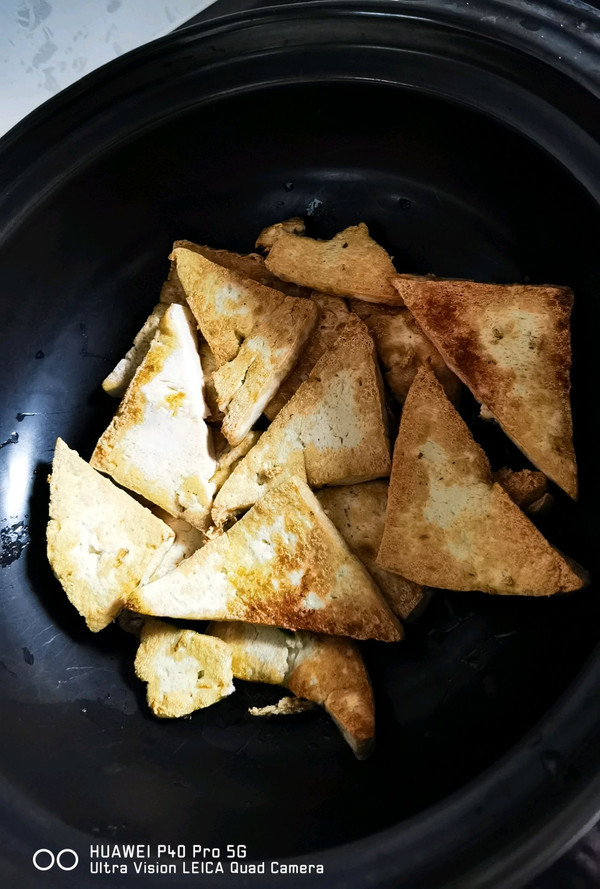 砂锅黄骨鱼豆腐汤