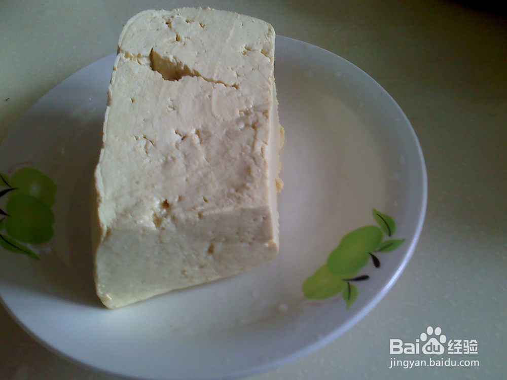 怎样做草莓西红柿焖豆腐准备工作