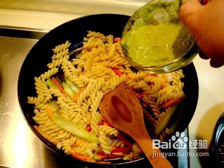 绿酱虾球螺丝面