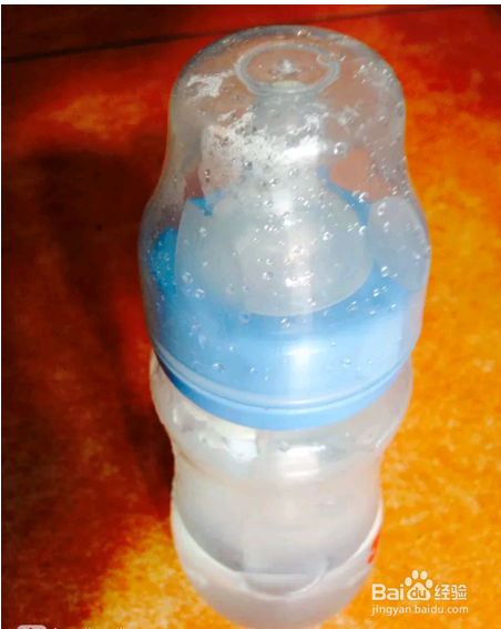 如何正确选购塑料奶瓶