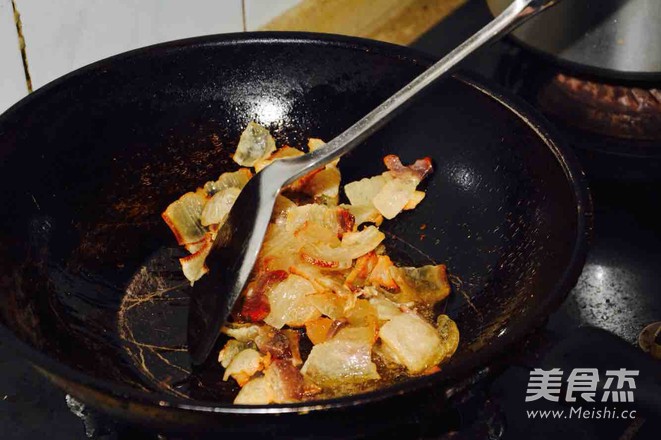 腊肉炒扁豆的做法