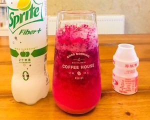 怎么做出火龙果气泡水