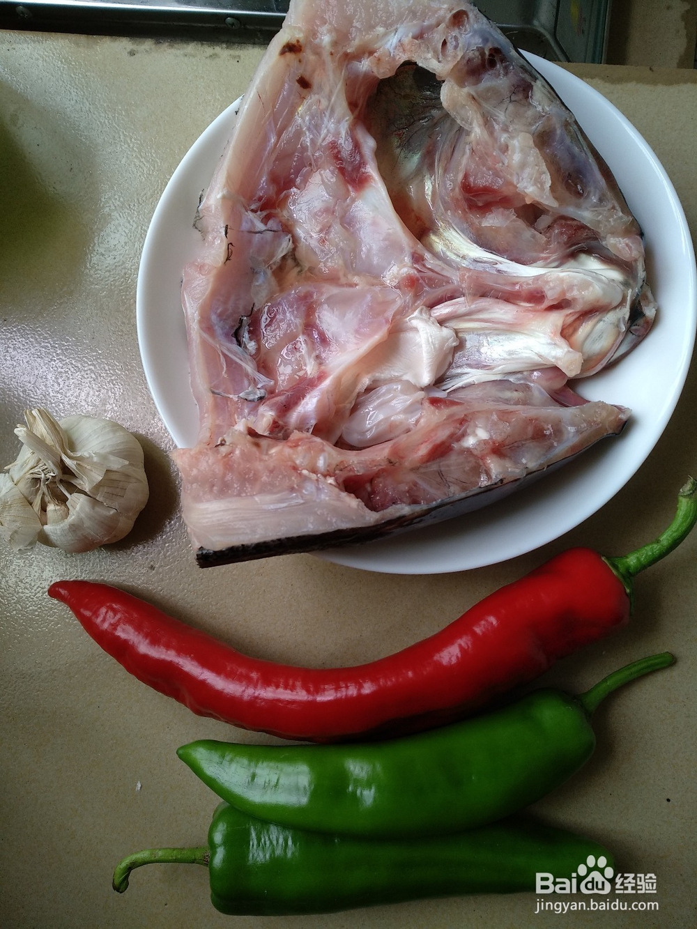 健康美味的私房创意青红双椒剁椒大头鱼鱼头做法