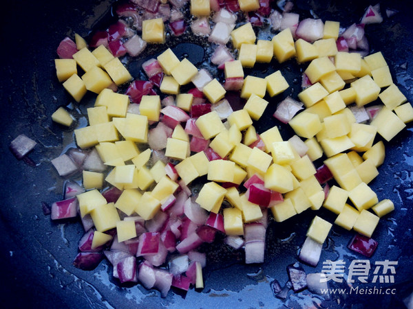 咖喱鸡丁饭的做法