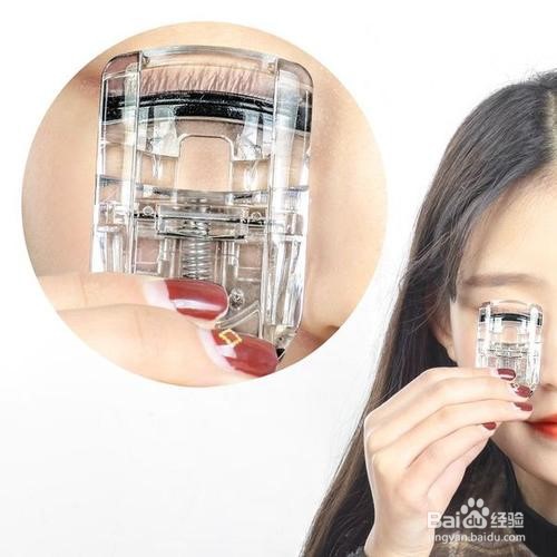 怎么贴假睫毛显眼大