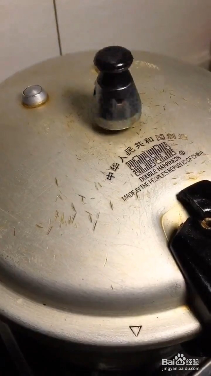 如何在家自制美味的啤酒鸭