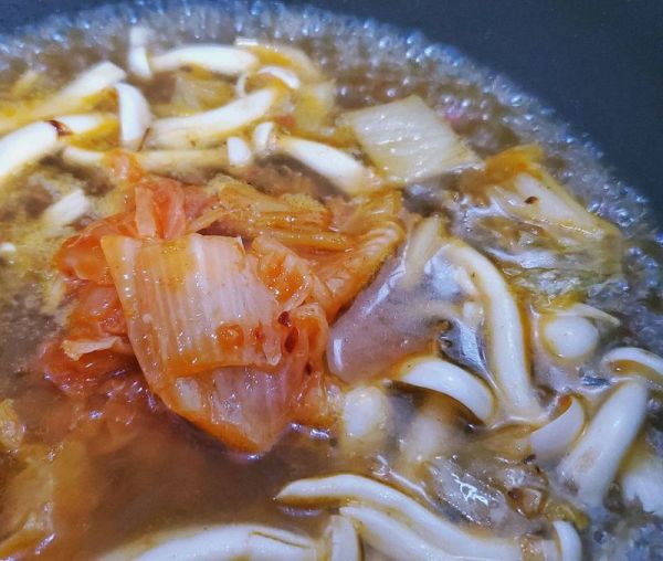 泡菜菌菇豆腐锅