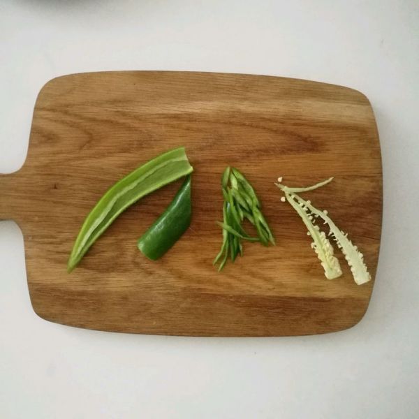 青椒胡萝卜丝炒蛋